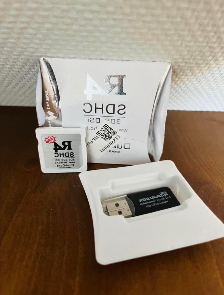 originele R4 Revolution for DS flashcard, Spelcomputers en Games, Games | Nintendo DS, 1 speler, Ophalen of Verzenden, Zo goed als nieuw