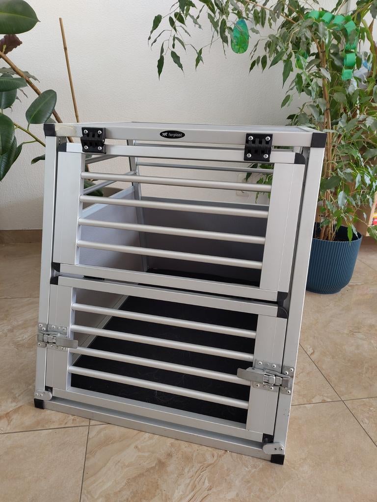 Aluminium hondenbench auto, Dieren en Toebehoren, Hondenbenches, Ophalen, Zo goed als nieuw