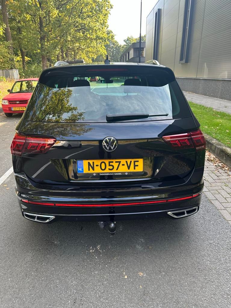 Volkswagen Tiguan 1.5 TSI 150pk DSG 2022 Zwart, 1441 kg, 4 cilinders, Zwart, 75 €/maand