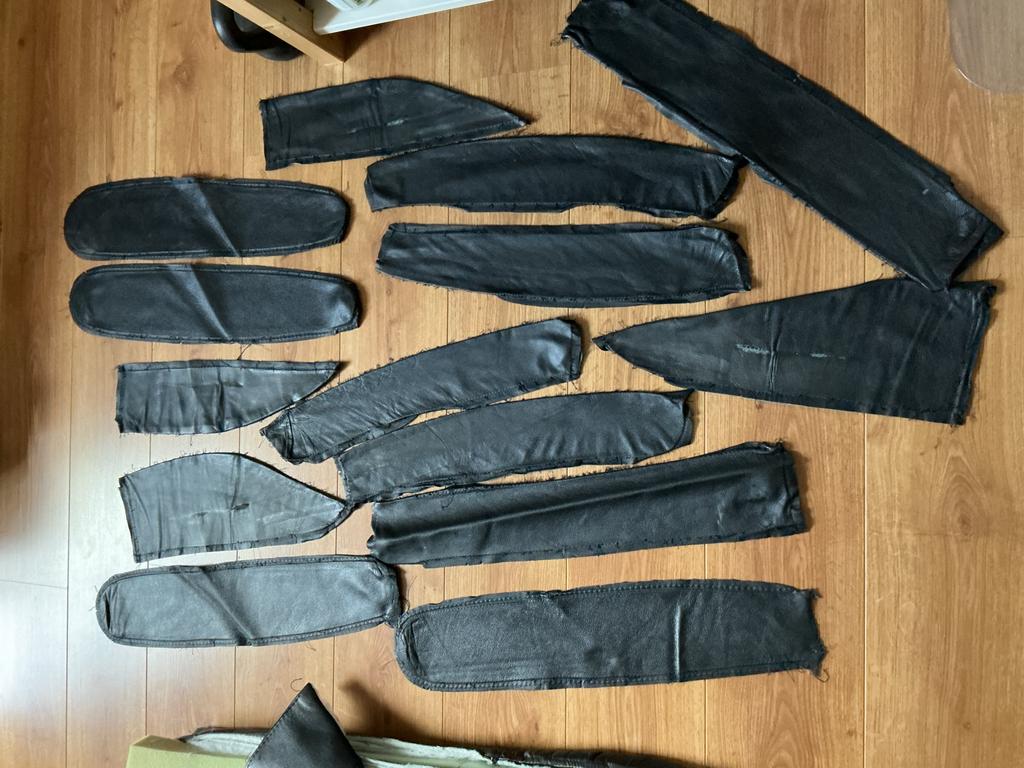 Zwarte leren lappen van bank, meer dan 10m2, Hobby en Vrije tijd, Stoffen en Lappen, Ophalen, 120 cm of meer, Zwart, Leer of Kunstleer