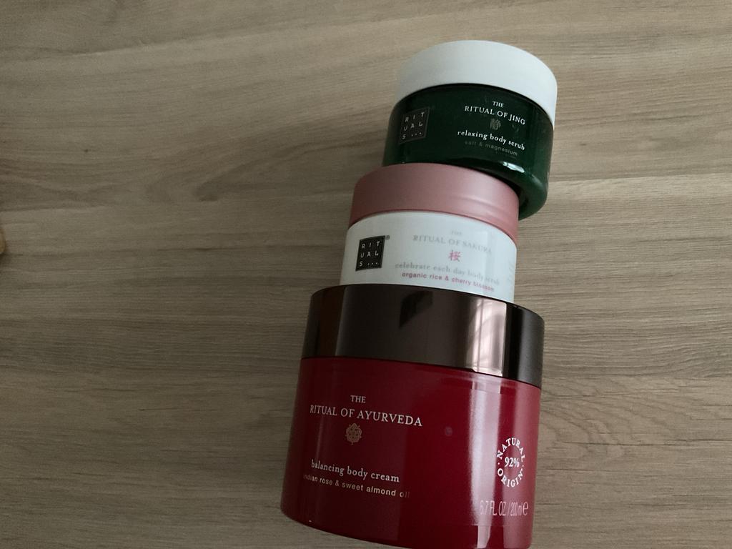 Rituals Body Scrubs & Crème Set - Jing, Sakura, Ayurveda, Sieraden, Tassen en Uiterlijk, Uiterlijk | Lichaamsverzorging, Nieuw