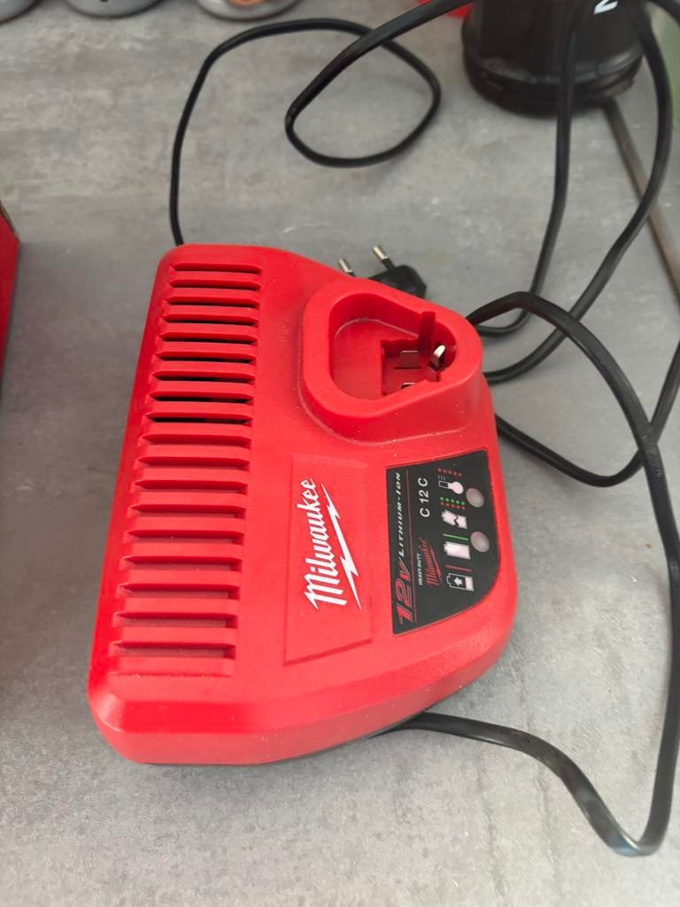 Te koop; van eet tafel tot persbek milwaukee, Ophalen of Verzenden, Nieuw, Rechthoekig, 50 tot 100 cm