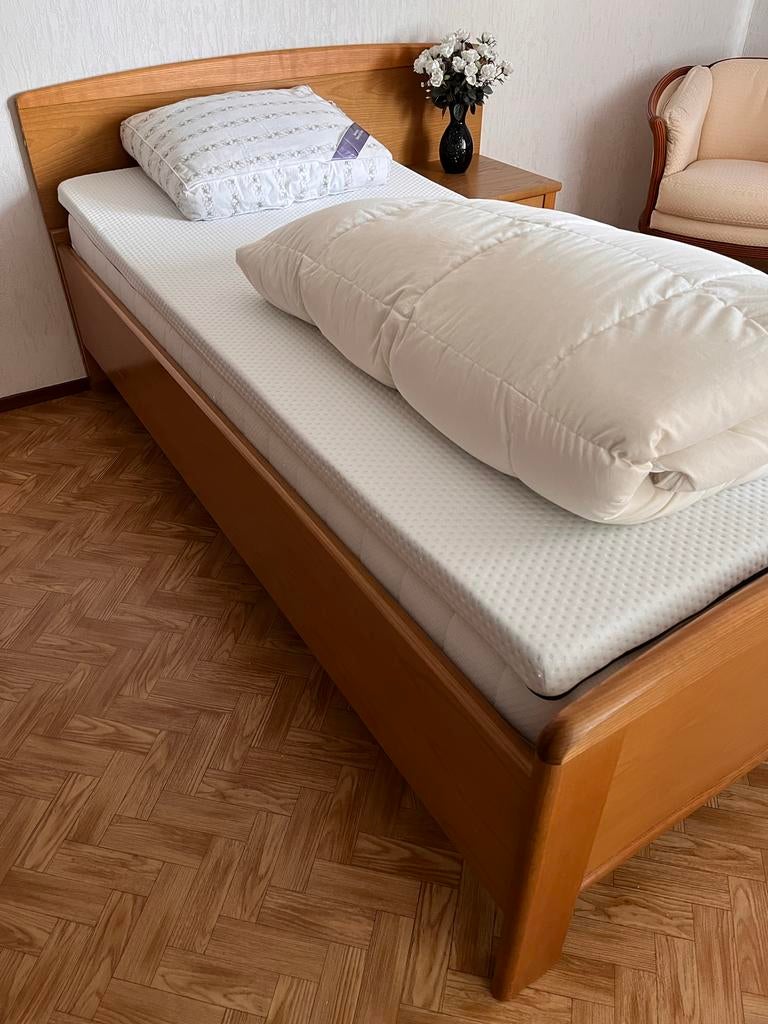 Z.G.A.N. kwaliteit seniorenbed, verplaatsbaar dmv wieltjes., Ophalen, 90 cm, Eenpersoons, Zo goed als nieuw