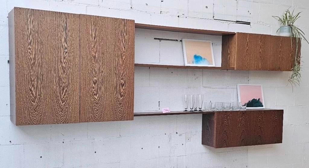 Wandkast banz bord op meerdere manieren ophangbaar, Huis en Inrichting, Kasten | Wandmeubels, Ophalen, Met deur(en), Gebruikt