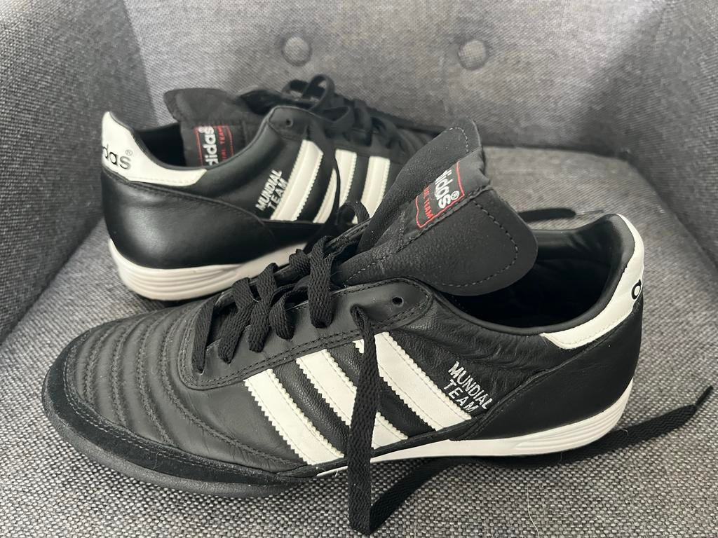 Adidas Mundial Team voetbalschoenen maat 40, Ophalen of Verzenden, Zo goed als nieuw, Schoenen