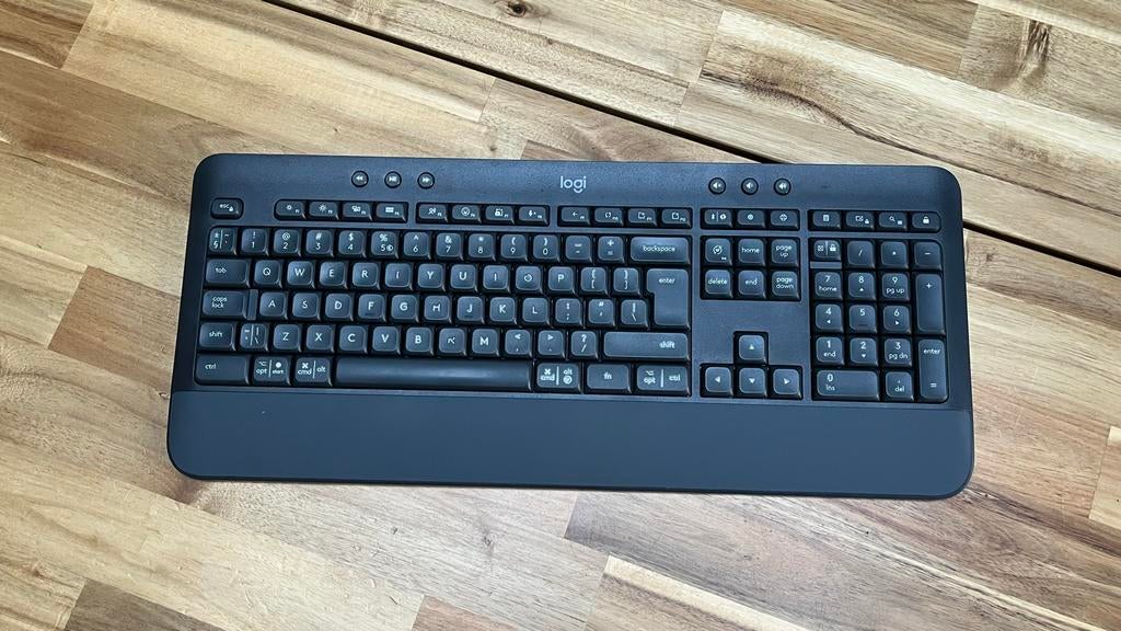 Logitech K650 Draadloos Toetsenbord - Qwerty, Gebruikt, Ergonomisch, Ophalen of Verzenden, Draadloos