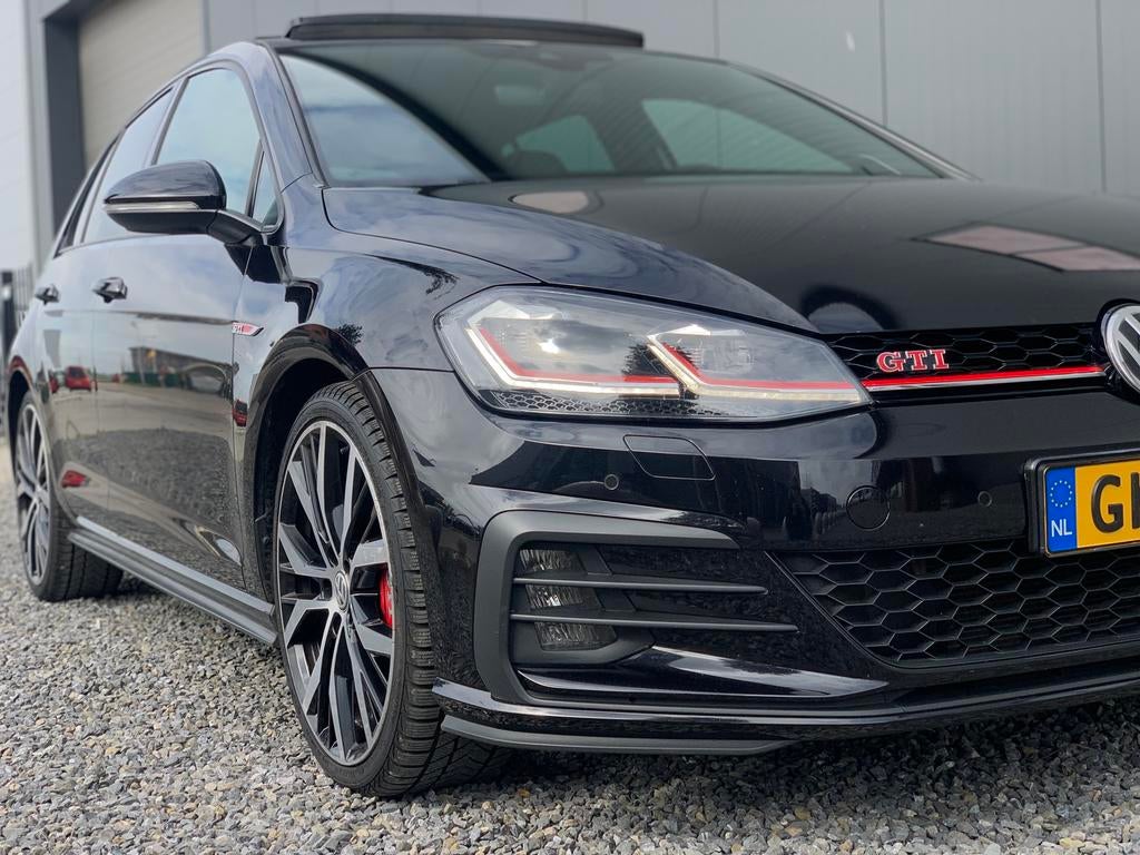 Volkswagen Golf 7.5 GTI Performance 301pk 7-DSG, 4 cilinders, 1984 cc, 1337 kg, Zwart