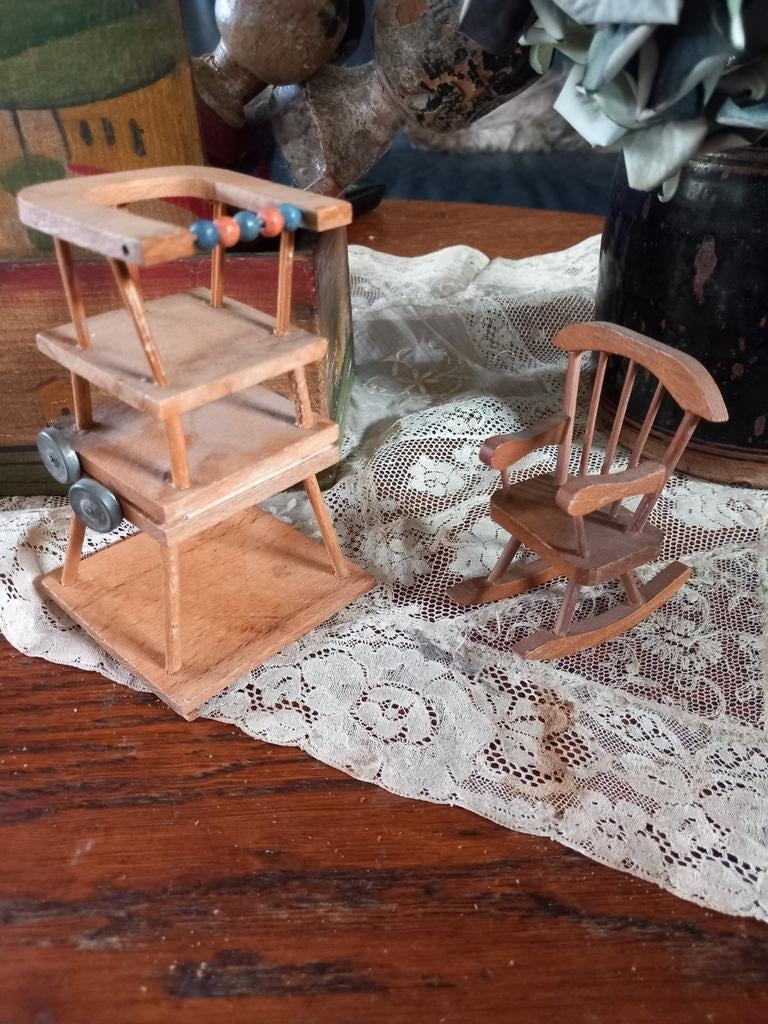 Poppenstoeltjes, Ophalen of Verzenden, Poppenhuis