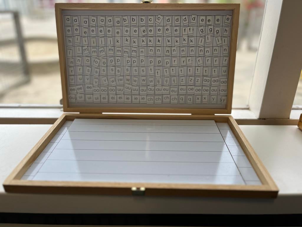 Magnetische letterdoos, Kinderen en Baby's, Speelgoed | Educatief en Creatief, Ophalen of Verzenden, Gebruikt, Taal en Lezen