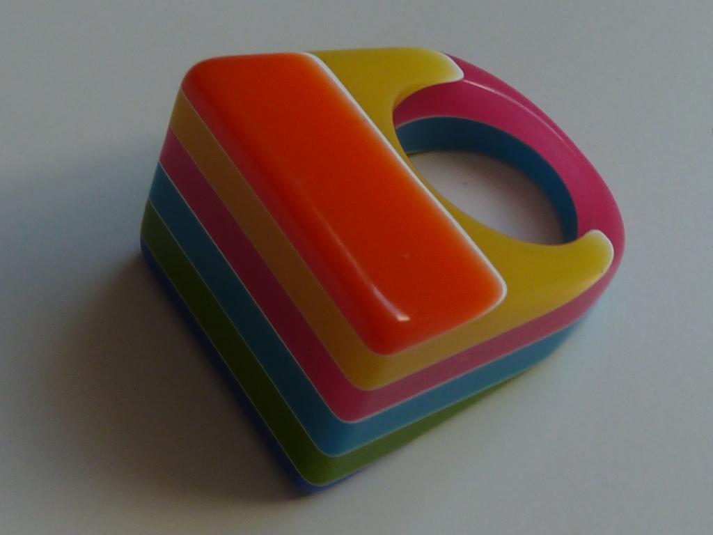 Retro hippie ring, jaren '70, kunststof, kleurige regenboog, Sieraden, Tassen en Uiterlijk, Ringen, Overige materialen, Overige kleuren