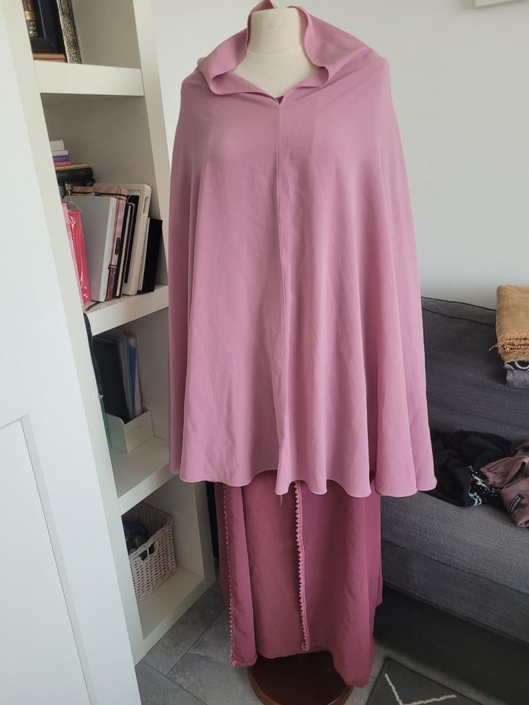 Mooie Abaya set met bijpassende Khimar en hoofddoeken, Onbekend, Ophalen of Verzenden, Zo goed als nieuw