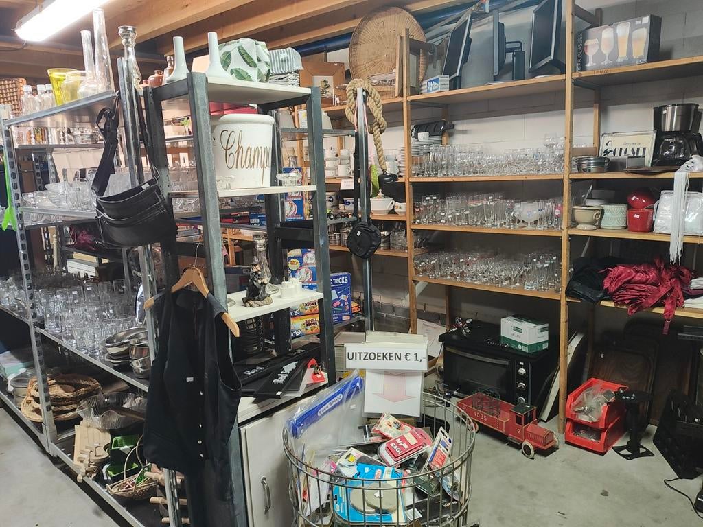 Horeca Kringloop: Diverse Keukenapparatuur en Benodigdheden, Ophalen