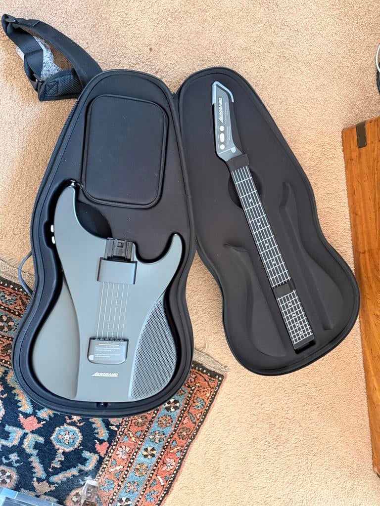 Gezocht: Aeroband gitaar, Muziek en Instrumenten, Verzenden, Gebruikt, Solid body, Overige merken