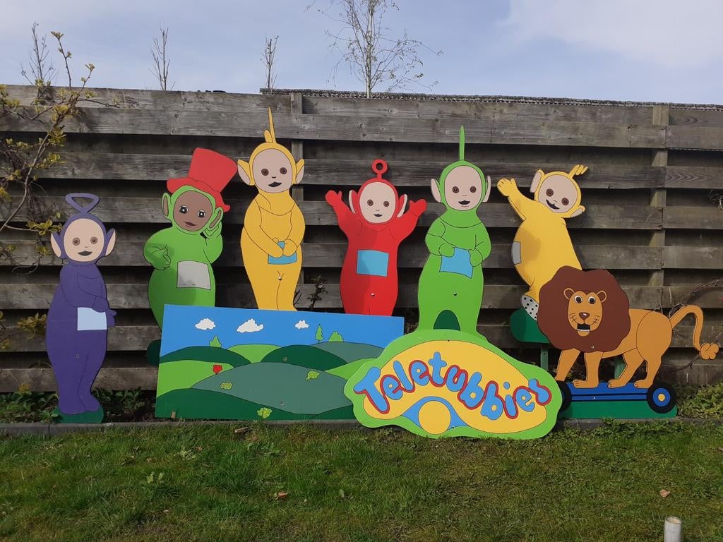 Teletubbies straatversiering 32 borden, Hobby en Vrije tijd, Feestartikelen | Verhuur, Zo goed als nieuw, Overige, Ophalen