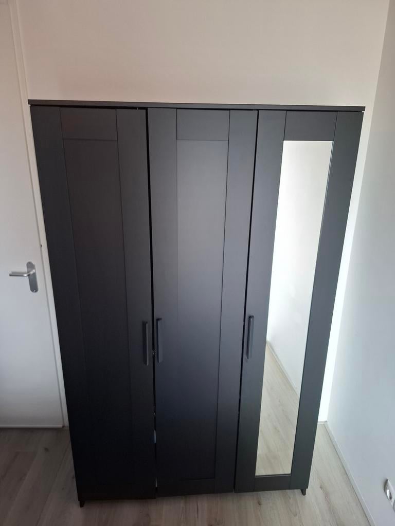 Zwarte driedeurs Ikea Brimnes kast, Ophalen, 50 tot 75 cm, 100 tot 150 cm, 150 tot 200 cm