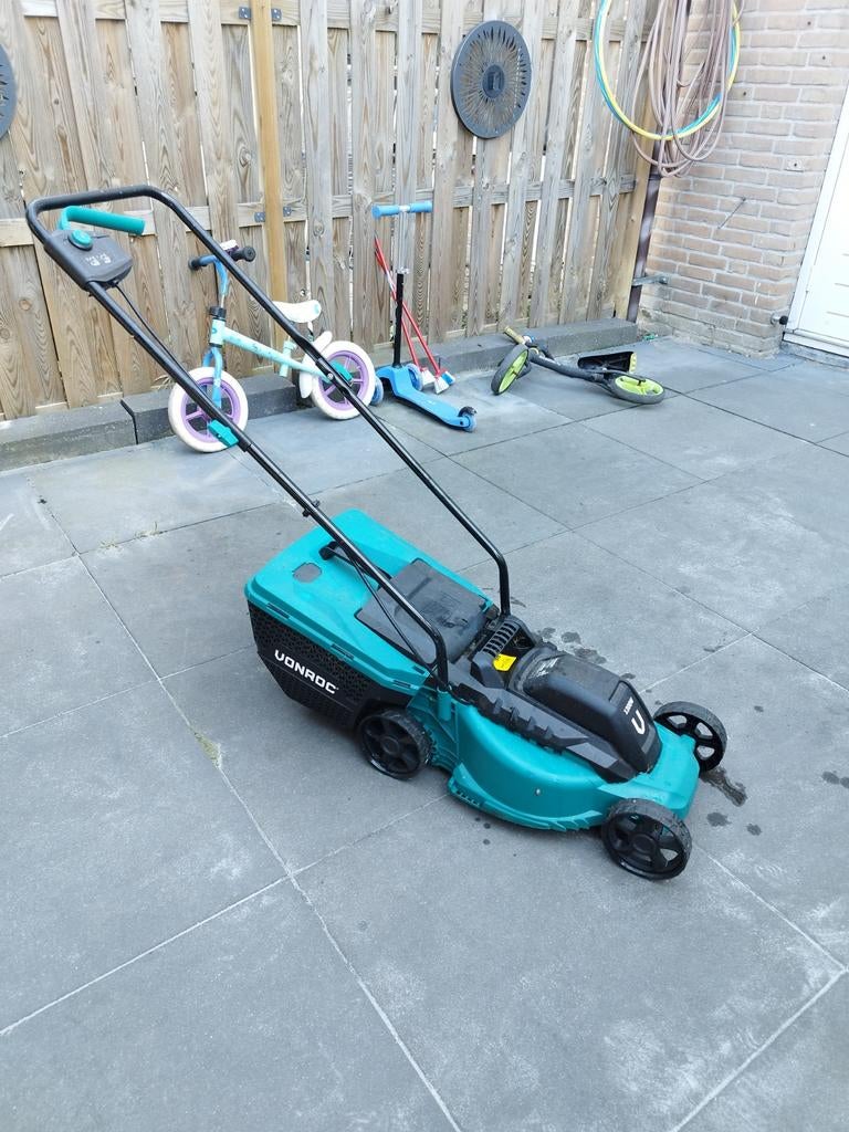 Vonroc Grasmaaier, Tuin en Terras, Grasmaaiers, Gebruikt, Ophalen
