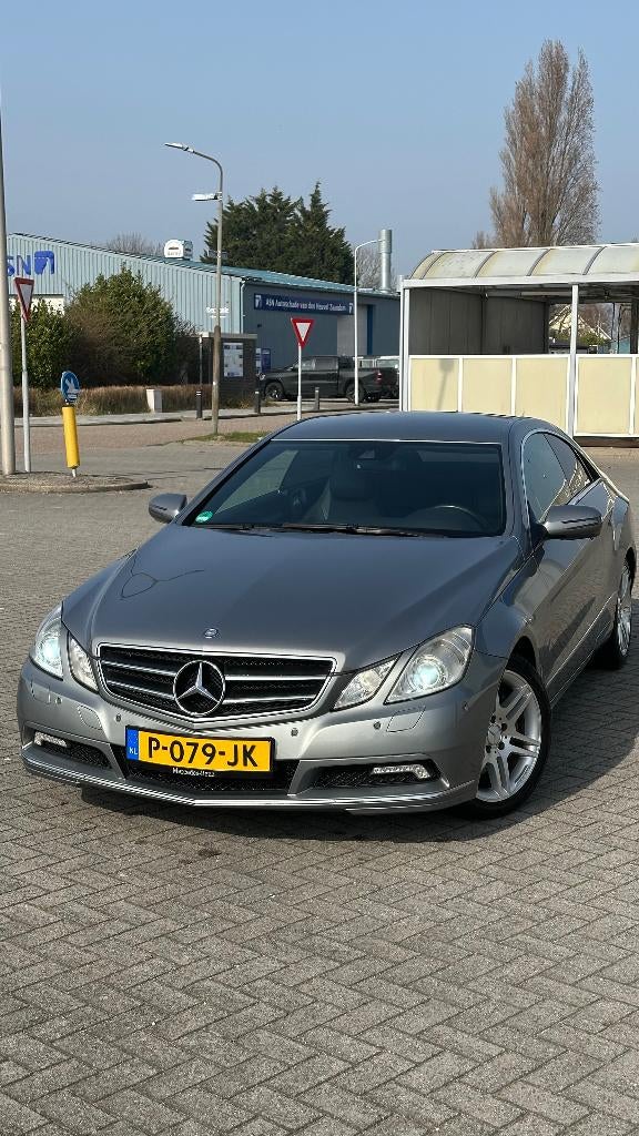 Mercedes E350 CGI Coupé V6 | Automaat | 160.000km, Automaat, Achterwielaandrijving, 1800 kg, Zwart