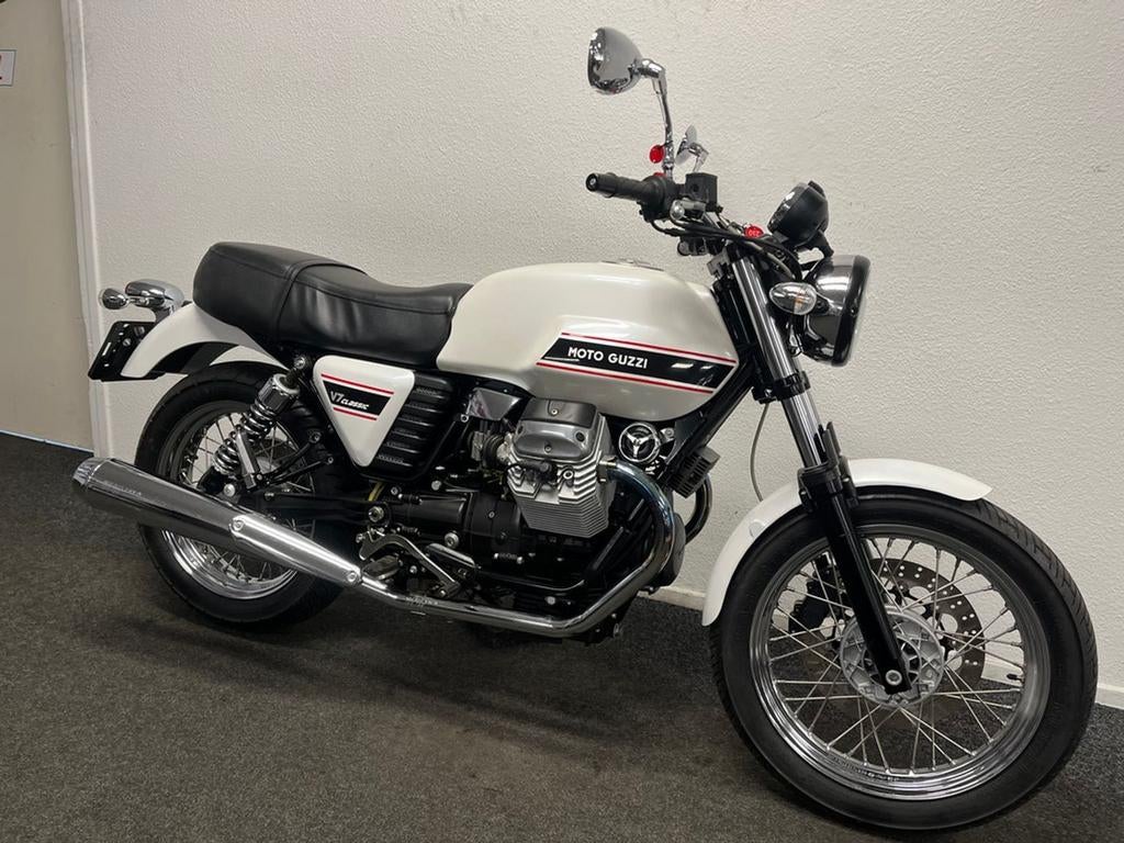 Moto Guzzi V7 (bj 2008), 700 cc, 2 cilinders, Moto Guzzi, Motorrijbewijs A