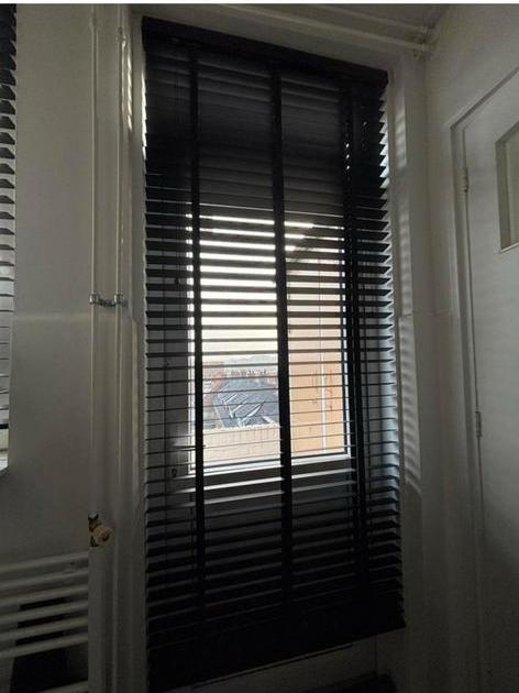 Zwarte Houten Jaloezieën 50mm - KARWEI, Ophalen, Zo goed als nieuw, 200 cm of meer