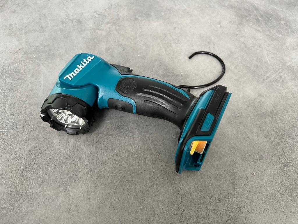 MAKITA DML815 18V ACCU BOUWLAMP LEDLAMP LXT WERFLICHT Lamp, Ophalen of Verzenden, Nieuw, Minder dan 50 watt, Lamp met armatuur