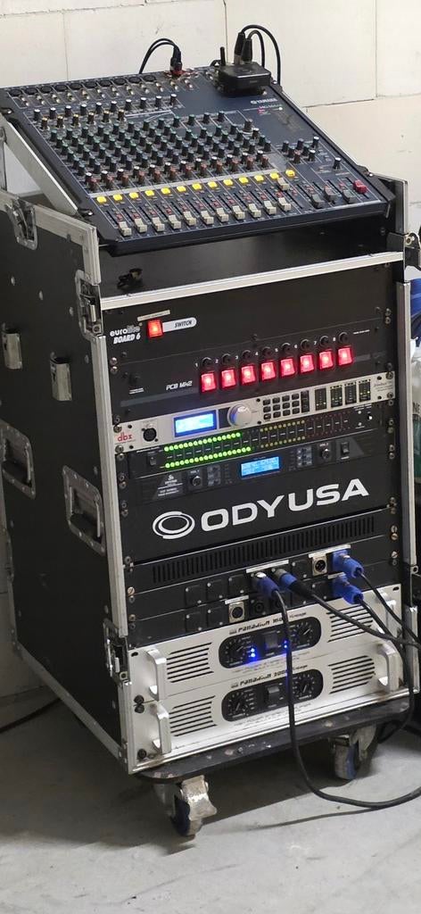 Complete PA Rack met mixer en versterkers, Ophalen of Verzenden, Gebruikt, 1000 watt of meer, P.A.