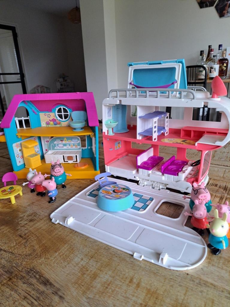 Peppa Pig Camper en Huis Speelset met Figuren, Ophalen of Verzenden, Gebruikt, Jongen of Meisje
