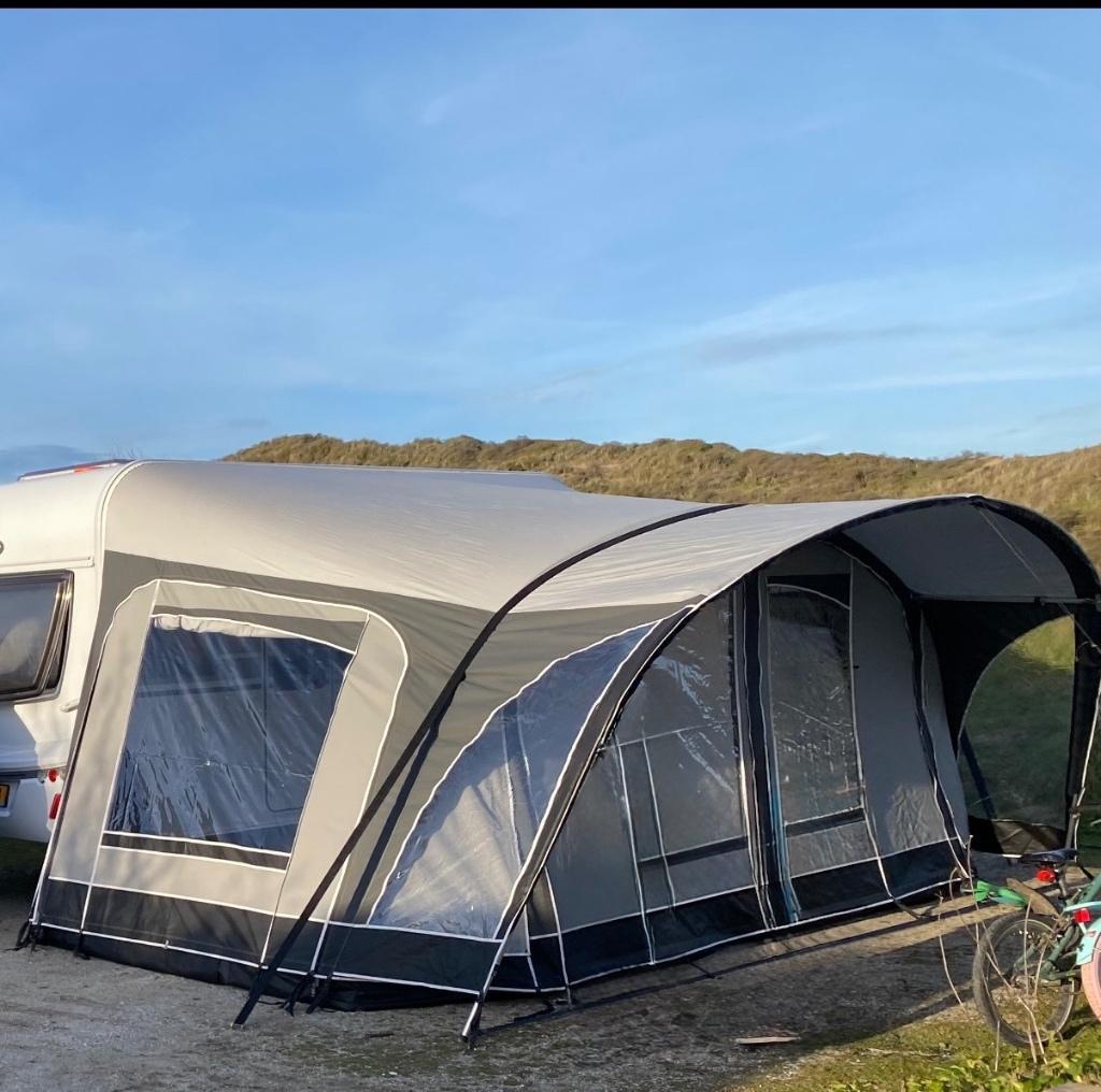 Voortent Unico Genua met Petluifel, Caravans en Kamperen, Voortenten en Luifels, Zo goed als nieuw, Ophalen