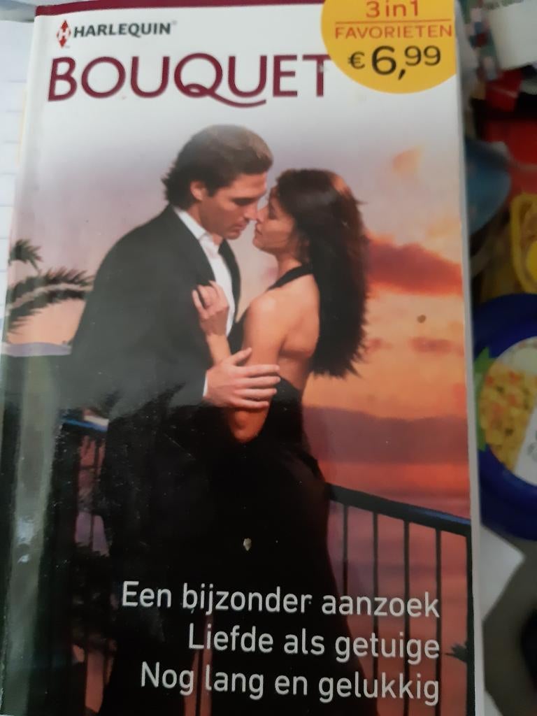 Bouquet roman 3 in 1, Ophalen of Verzenden, Zo goed als nieuw, Bouquet reeks, Nederland
