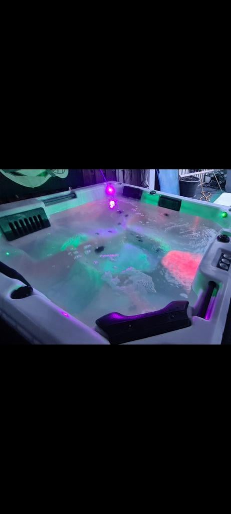 Jacuzi 4 persoons, Ophalen of Verzenden