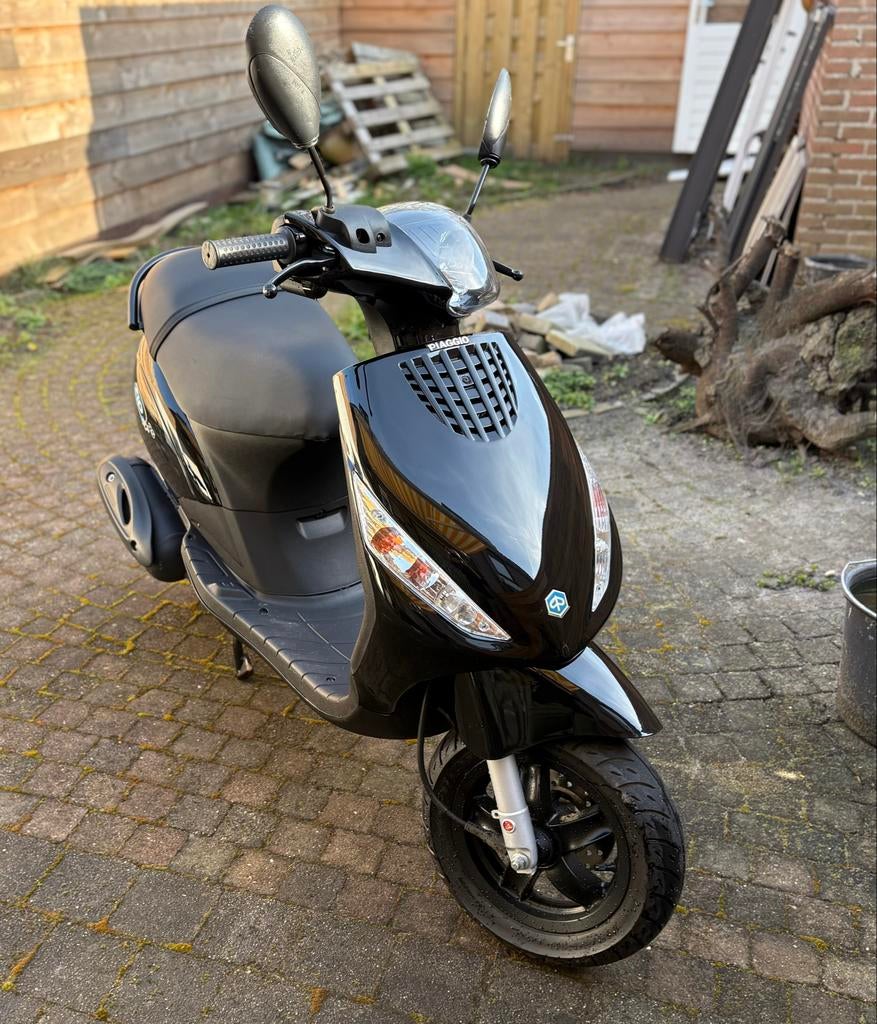Piaggio Zip 4-takt scooter, blauw kenteken, Fietsen en Brommers, Scooters | Piaggio, Zip, Ophalen of Verzenden, Zo goed als nieuw