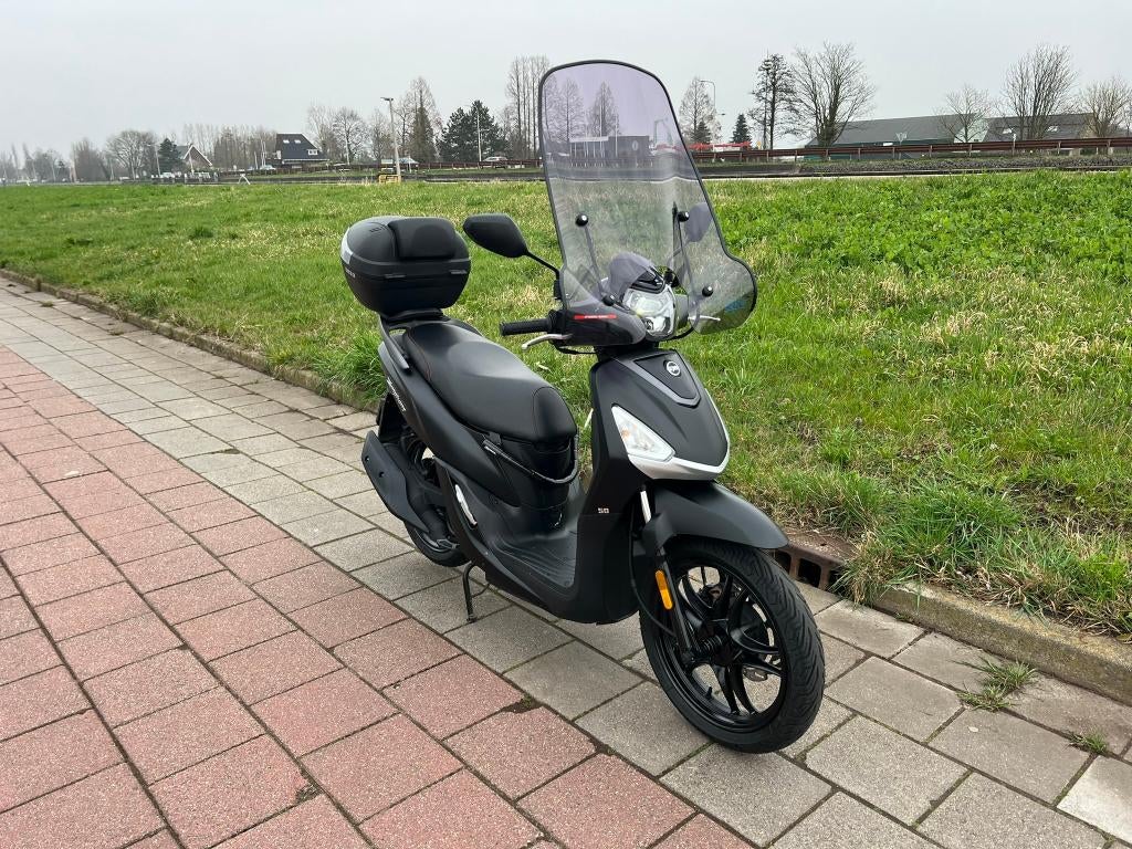 Sym Symphony | 10-2025 | mat zwart | 45KM | slechts 359KM!, Fietsen en Brommers, Scooters | SYM, Overige modellen, Maximaal 45 km/u