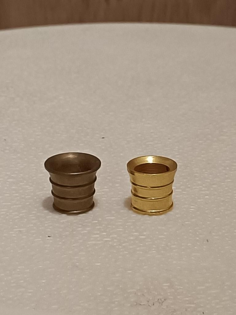 Twee oude miniatuur vijzeltjes poppenhuis, Verzamelen, Poppenhuizen en Toebehoren, Ophalen of Verzenden, Gebruikt