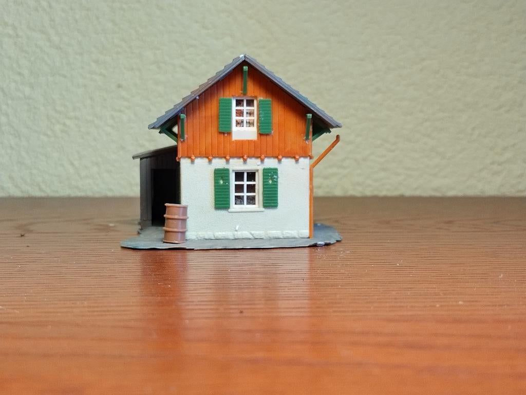 Faller B-132 - Baanwachtershuisje, Overige merken, Gebruikt, Gelijkstroom of Wisselstroom, Brug, Tunnel of Gebouw