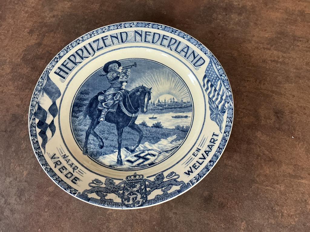 Wandbord "Herrijzend Nederland" Maastricht Holland, Antiek en Kunst, Ophalen of Verzenden