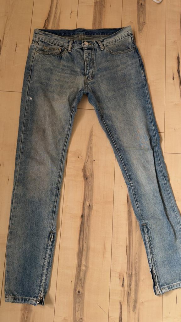 Mnml jeans maat 31 met ritsen aan de onderkant, Ophalen of Verzenden, Gedragen, Blauw, W32 (confectie 46) of kleiner