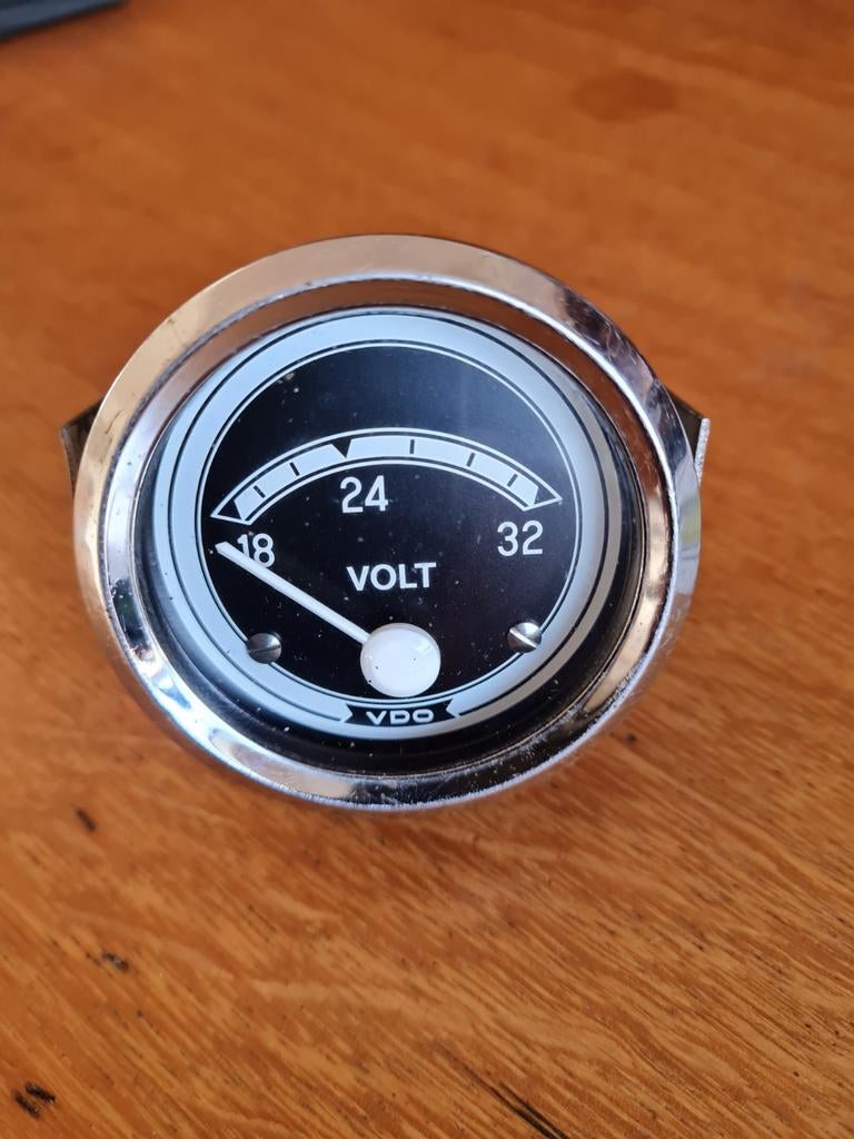 VDO Voltmeter 18-32V - Klassieke Auto/Boot, Ophalen of Verzenden, Gebruikt, Universele onderdelen