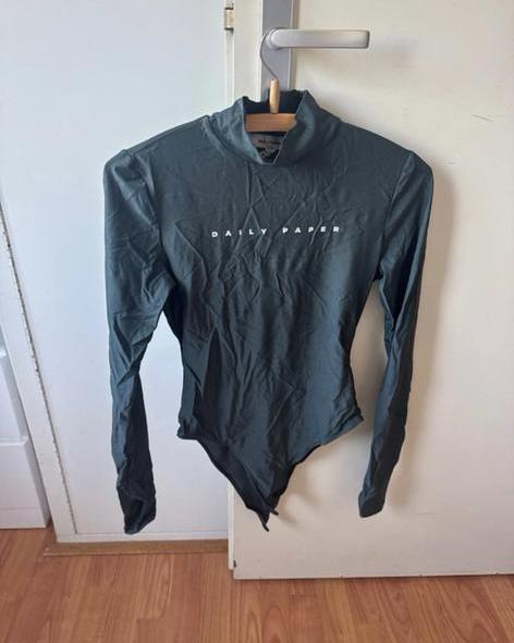Daily paper body, Ophalen of Verzenden, Zo goed als nieuw, Lange mouw, Maat 36 (S)