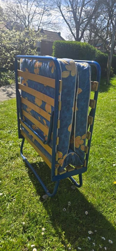 Opklapbed met matras, Ophalen