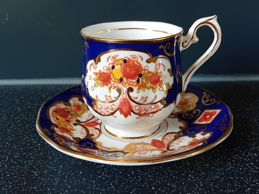 Royal Albert Heirloom kop en schotel, Antiek en Kunst, Ophalen of Verzenden