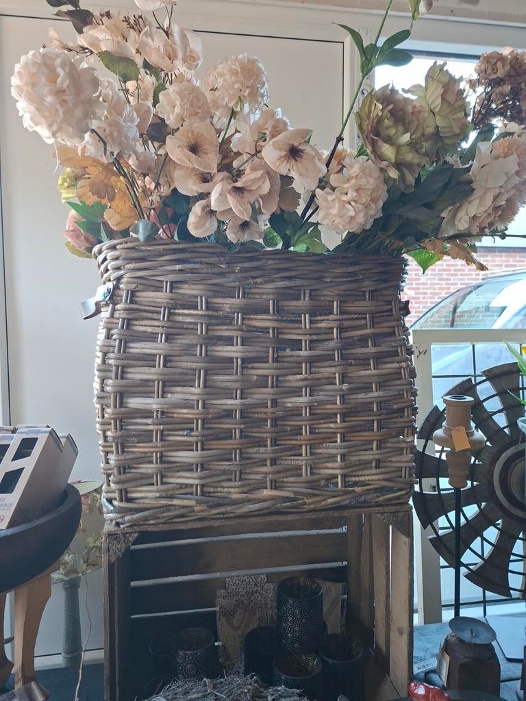 Grote vensterbank manden met lederen handvat, Ophalen, Nieuw, Rond, Riet