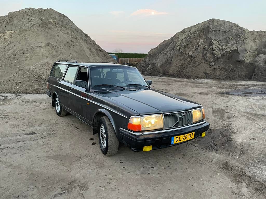 Volvo 240 GLE, Auto's, Volvo, 1305 kg, 4 cilinders, Origineel Nederlands, Handgeschakeld