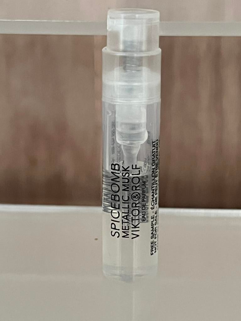 Viktor&Rolf Spicebomb Metallic Musk -  Sample 1,2ml, Verzenden, Nieuw