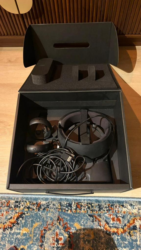 Oculus Rift S in originele doos, Spelcomputers en Games, Virtual Reality, Ophalen, Zo goed als nieuw, Pc