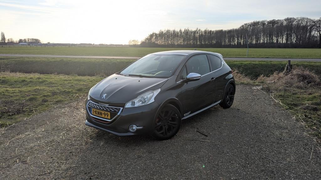 Peugeot 208 1.6 GTI 147KW 3-D 2013 Grijs, Auto's, Voorwielaandrijving, Euro 5, Zwart, 49 €/maand