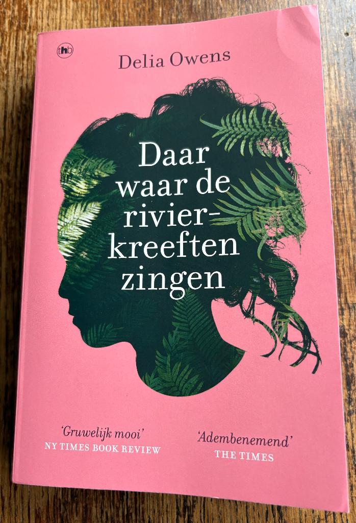 Delia Owens - Daar waar de rivierkreeften zingen, Ophalen of Verzenden, Zo goed als nieuw