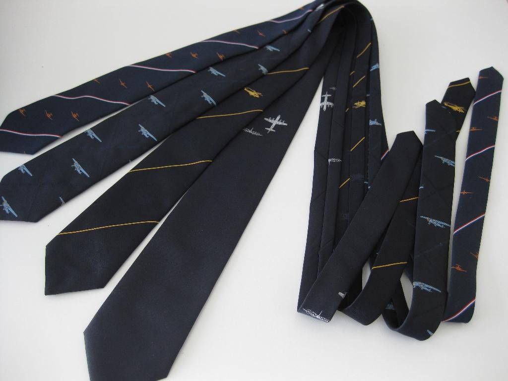 Stropdas 4 stuks met diverse logo's Luchtvaart, Ophalen of Verzenden, Zo goed als nieuw, Overige typen