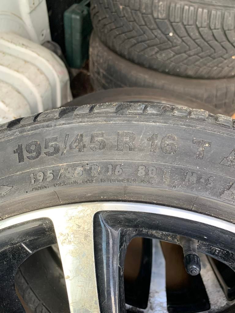 4 seizoen Autobanden met velgen - 195/45 R16, Auto-onderdelen, Banden en Velgen, Ophalen, Gebruikt, 16 inch, Banden en Velgen