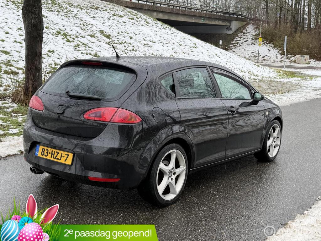 Seat Leon 1.4 TSI Active Style*NEW APK 12/26*SCHERM*AIRCO, Gebruikt, 4 cilinders, Leon, Zwart