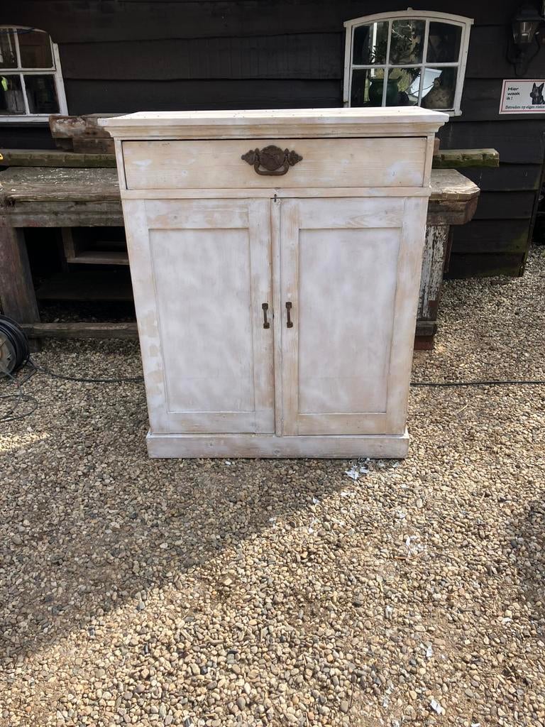 Brocante kast, Ophalen