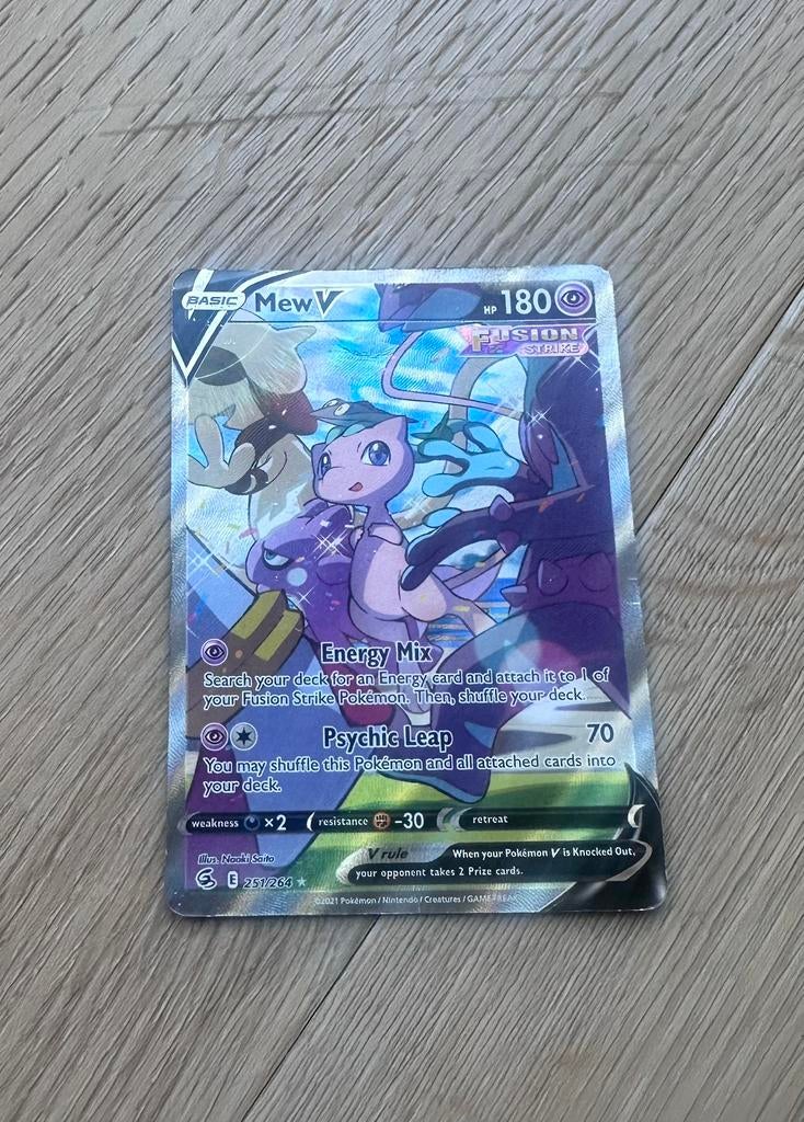 Pokemon kaart Mew V, Verzenden, Zo goed als nieuw
